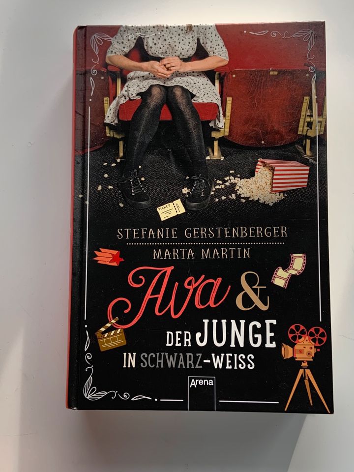 Ava & der Junge in schwarz-weiß Arena Jugendbuch Liebesroman in Engen