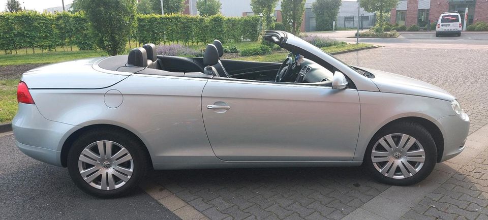 VW Eos Cabrio 2.0 FSI erst 93.000km gelaufen! in Willich