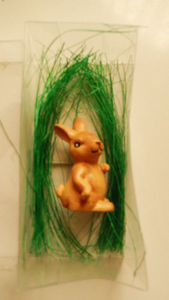 Osterdekoration - kleiner Hase - ca. 5 cm hoch - in Originalverp. in Lingenfeld