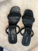 Michael Kors Sandale Clara | Schwarz mit Glitzer | Größe 40 | Neu Nordrhein-Westfalen - Neunkirchen-Seelscheid Vorschau