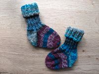 Babysöckchen Baby Socken selfmade gestrickt stricken blau violett Bayern - Lichtenfels Vorschau