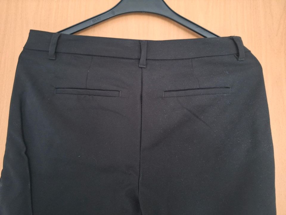 Vera Moda 3/4 Hose, schwarz W 30 sehr chic. 8 in Fockbek