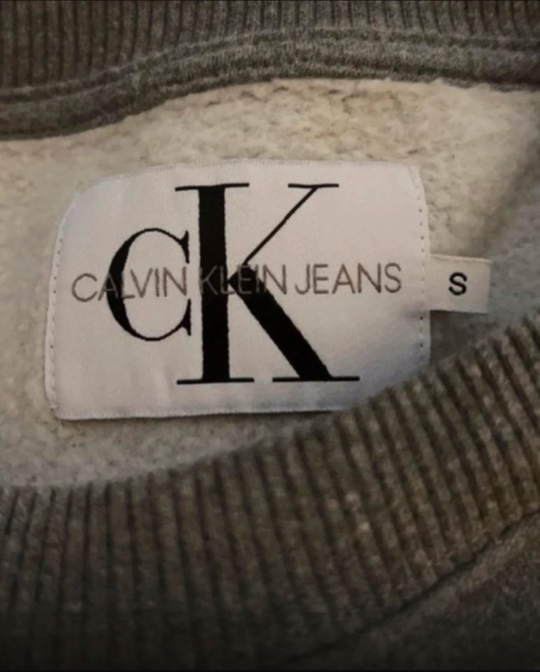 Calvin Klein Pullover Größe S in Lüneburg