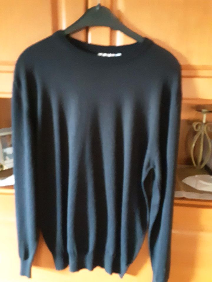 Ungetragener schwarzer Pullover Gr S in Teublitz