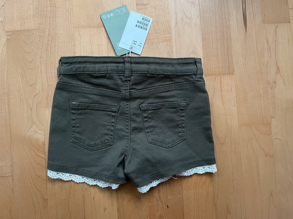 H&M Jeansshorts Shorts kurze Hose 110 spitze Neu mit Etikett in Karlsdorf-Neuthard