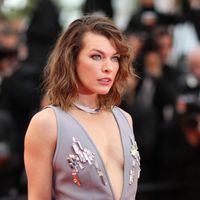 Suche alles über Milla Jovovich - Resident Evil - Monster Hunter Hamburg-Nord - Hamburg Langenhorn Vorschau