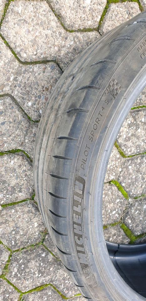 BMW 1x Sommerreifen MICHELIN PILOT SPORT 4  255/30/R20 Profil 3mm in Wirges  