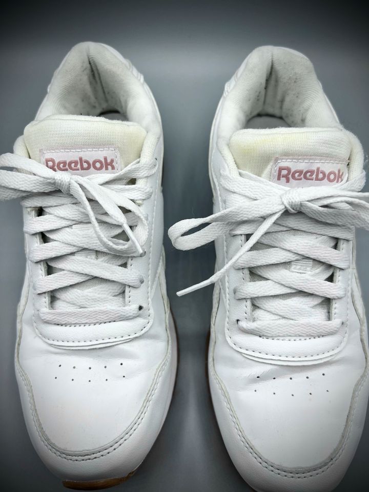 Reebok sneakers in München