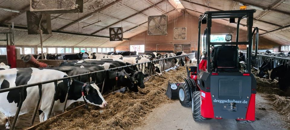 Radlader, günstiges VORFÜHRGERÄT in ROT mit wenigen Stunden, Hoflader, Kompaktlader KARL 807 / 906, SOFORT VERFÜGBAR, inkl. Schaufel, Lieferung möglich in Oberthulba