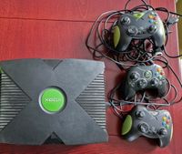 Xbox mit 3 Controllern und einem Spiel Bayern - Neufahrn Vorschau