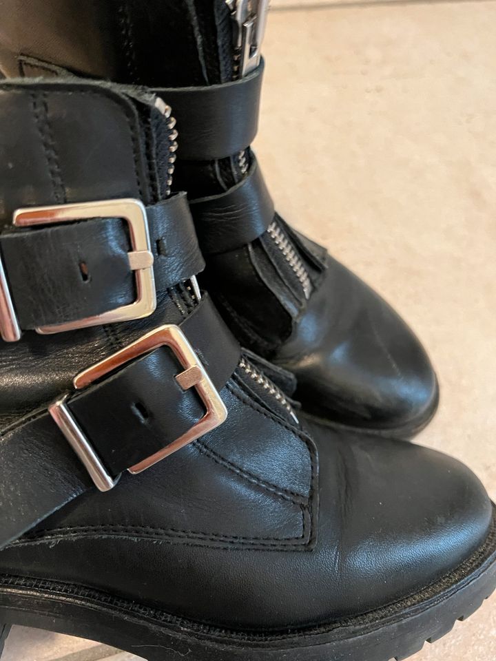 Sacha echtes Leder  Stiefeletten Boots schwarz 37 in Ratingen