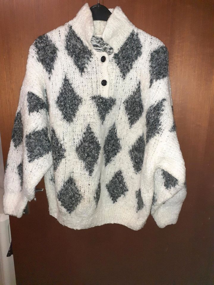 Handgestickte warme Pullover gr.44 in Meinerzhagen