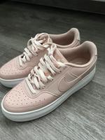 Nike Damen Court Vision Alta, Gr. 42,5 rosé neuwertig Niedersachsen - Nienburg (Weser) Vorschau
