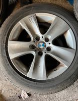 BMW F10 Winterreifen auf Alufelgen 225/55 R17 Niedersachsen - Hildesheim Vorschau