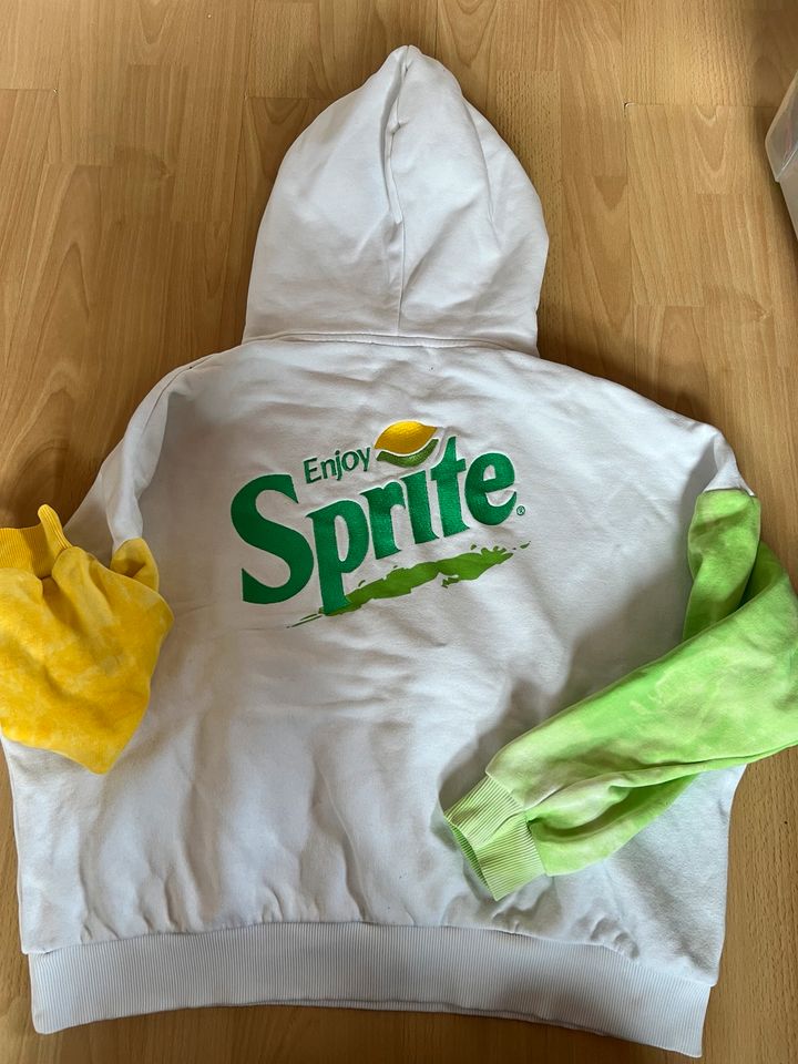 Weisses Kapuzen–Sweatshirt, Hoddie, Gr. M von Snipes, Sprite in Marktredwitz