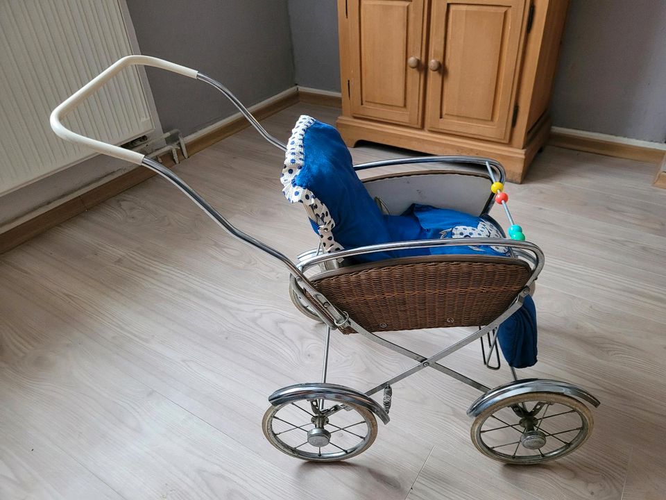 Kinderwagen Puppenwagen 60er mit Chrom Felgen und Korb in Villmar