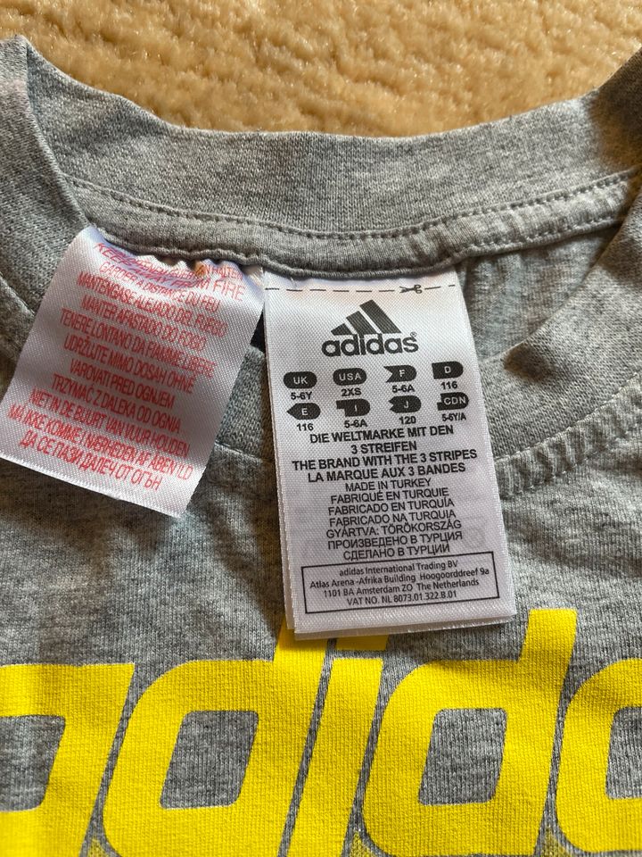 Adidas T-Shirt, Gr. 116 in Freiburg im Breisgau