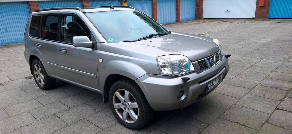 Nissan XTrail 2.5  4x4 Aut. Elegance  LPG in Hamburg