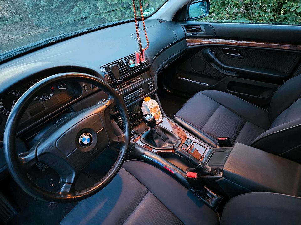 Bmw e39 520i in Wuppertal