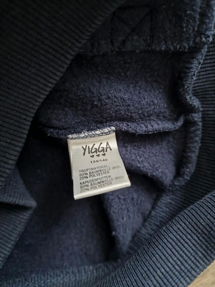 Mädchen Sweatjacke Gr 134/140 yigga, dunkelblau,   Motiv in Bad Lippspringe