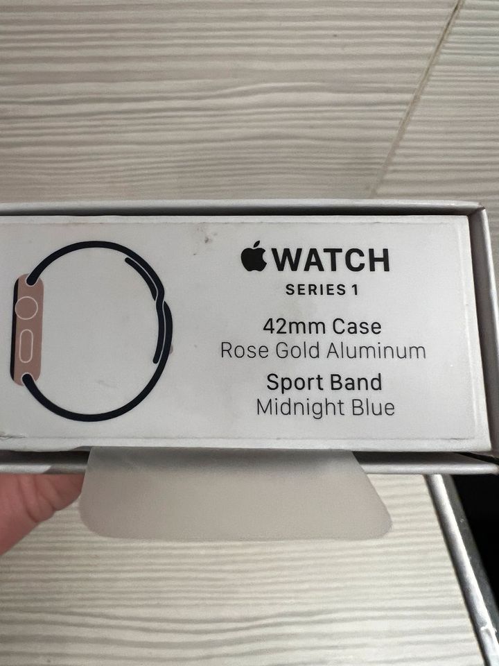 Apple Watch Series 1 Rosegold 42 mm in Wuppertal