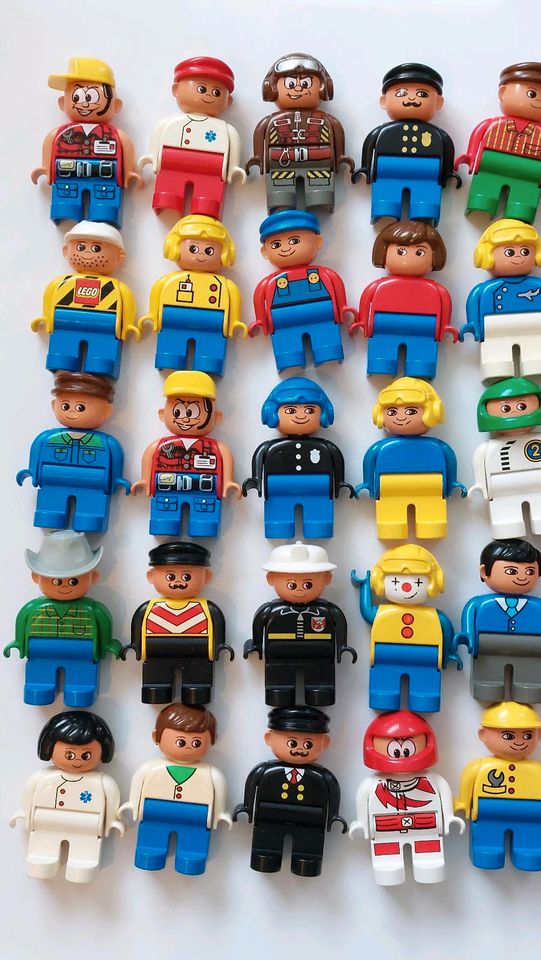 Lego Duplo Figuren Menschen Auswahl in Ottensoos