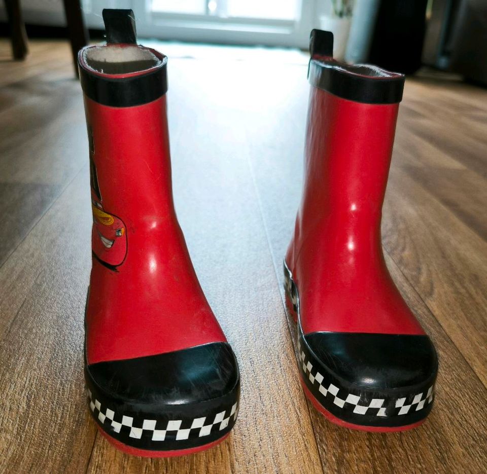 Babybekleidung Disney Pixar Gummistiefel,rot-schwarz, Größe 23 in Plauen