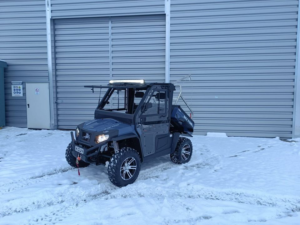 ⚠️Hisun Sector E1 "Hunters-Edition"⚠️, 4x4 Elekto UTV Vollkabine mit Heizung, Jagdfahrzeug mit extra Bügel und Seilwinde auf der Ladefläche in Eisleben