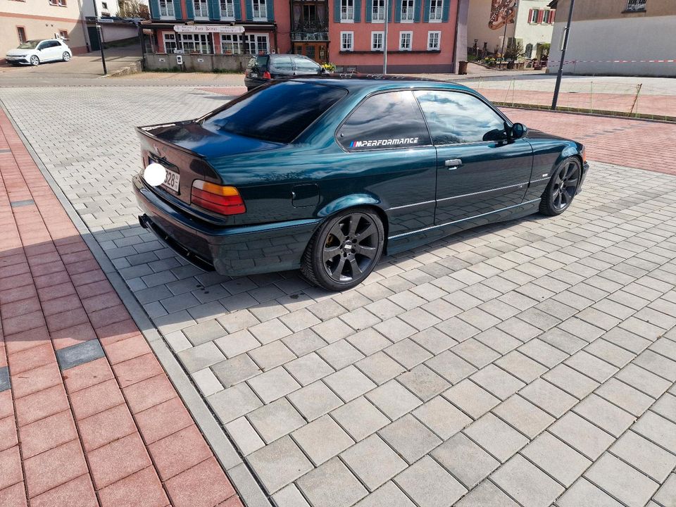 Bmw 328i Individual in Stühlingen