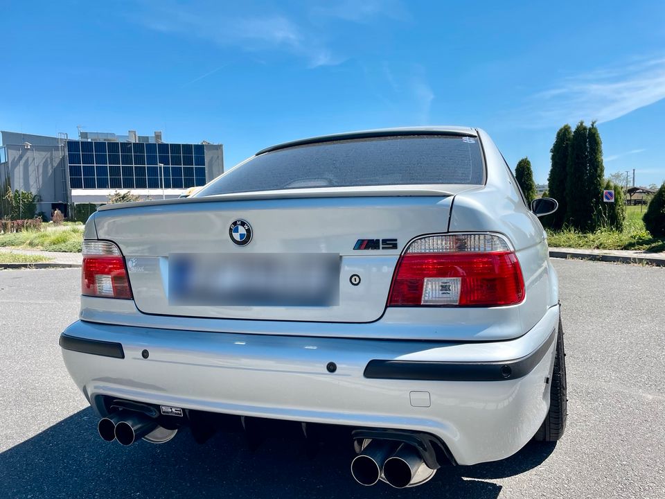 BMW Optik M5  528i mit Lpg  klima leder xenon Dvd in Berlin