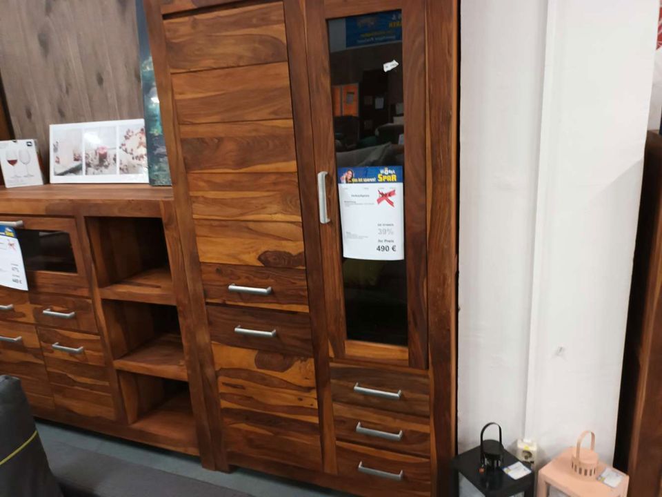 (E) Schränke, Sideboard, Vitrine statt 799€ in Eisleben