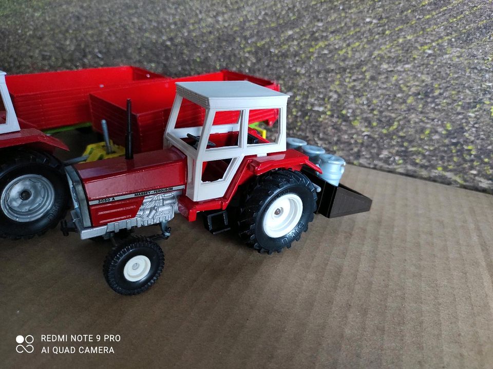 Siku Farmer 1:32 Massey Ferguson MF 3050 in Bielefeld