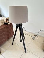 Stehlampe mit Drehregler und höhenverstellbar Nürnberg (Mittelfr) - Nordstadt Vorschau