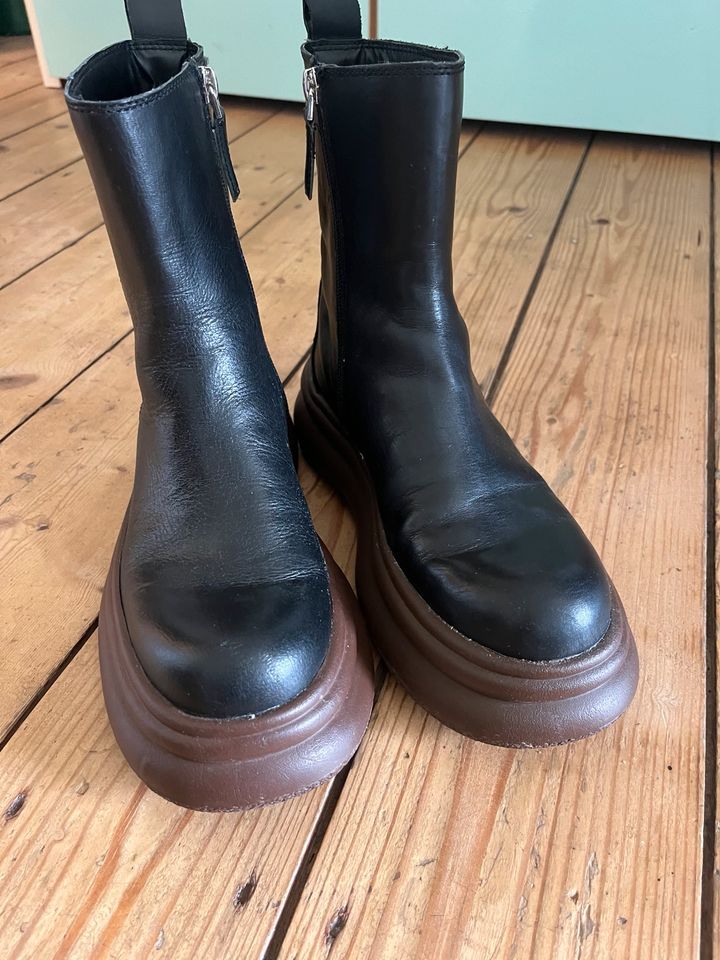 Zara Boots Plateau Stiefelette Chelsea Gr. 37 schwarz braun in Bochum