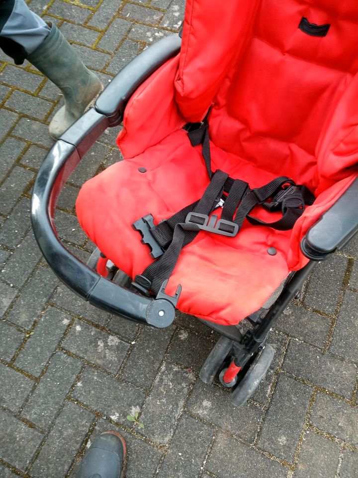 Knallroter Buggy mit Regenschutz PEG perego pliko p3 in Solms