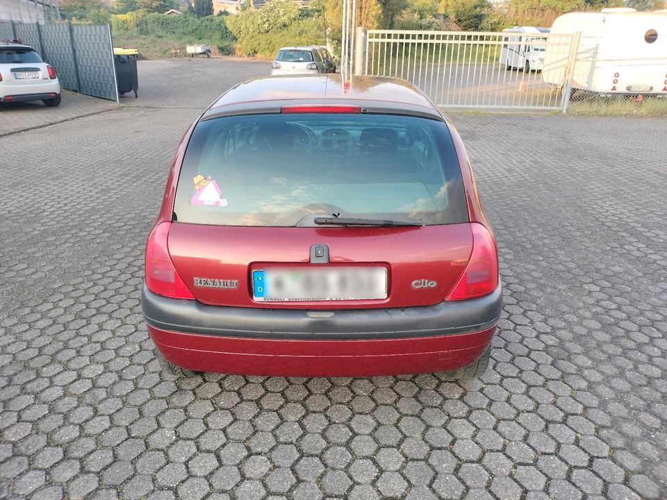 Renault Clio in Brühl