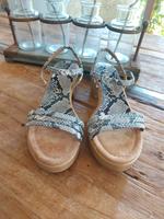 Unisa Sommer Sandalen Größe 39 Neu Nordrhein-Westfalen - Weilerswist Vorschau