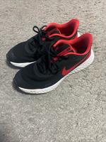 Nike Revolution Schuhe Größe 40 Bayern - Höchstädt a.d. Donau Vorschau