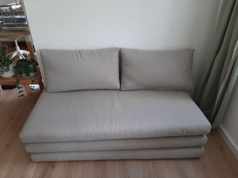 Neues Outdoor Sofa grau 130x65cm Kissen Balkonmöbel Garten in Bremen