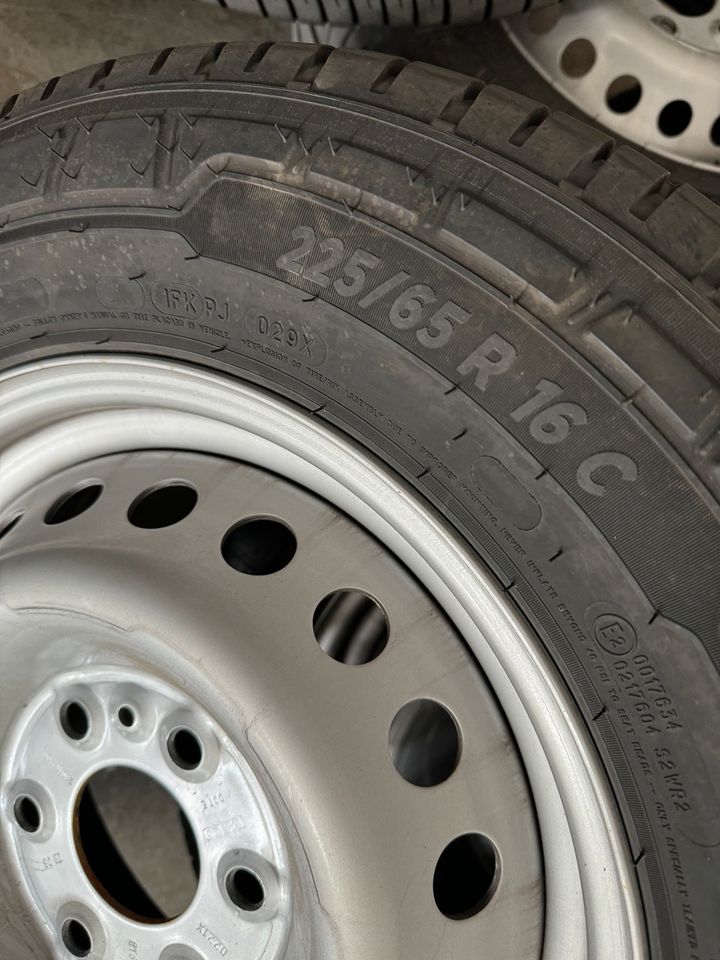 Iveco Daily Sommer Radsatz komplett Neuwertig 225/65R16C Michelin in Montabaur