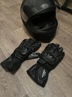 Unbenutzter Motorrad Helm und unbenutzte Handschuhe Mecklenburg-Vorpommern - Neubrandenburg Vorschau