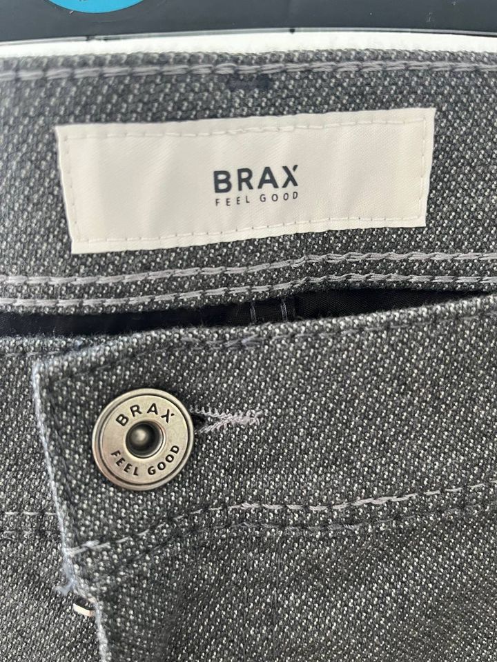 BRAX Herren Hose L-XL ganz neu in Hamburg