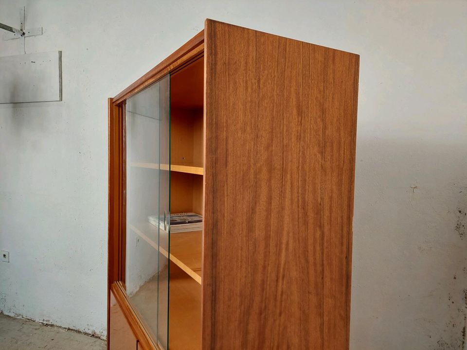 Vintage Highboard Holzschrank Kommode 60er 70er DDR Retro in Leipzig