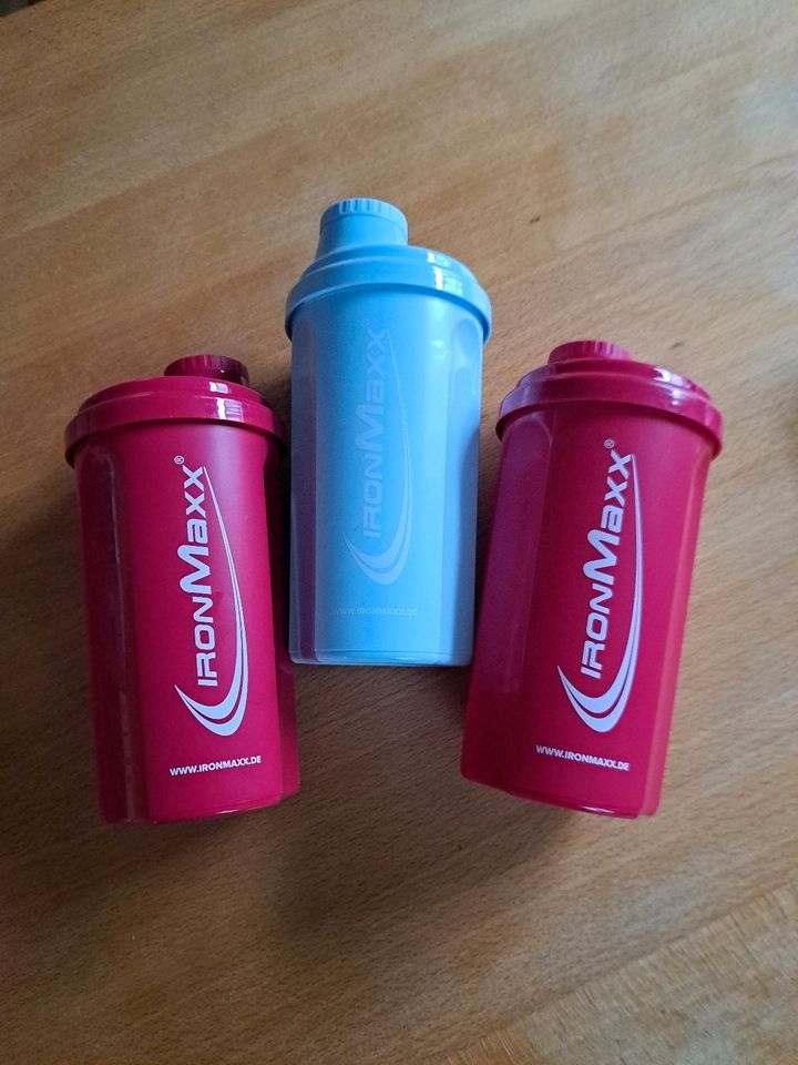 IronMaxx Shaker Protein Drinks Neu je 4€ in Giengen an der Brenz