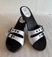 Modische Leder Pantoletten / Sandalen in weiß, Gr. 39 - NEU Bayern - Schöllkrippen Vorschau