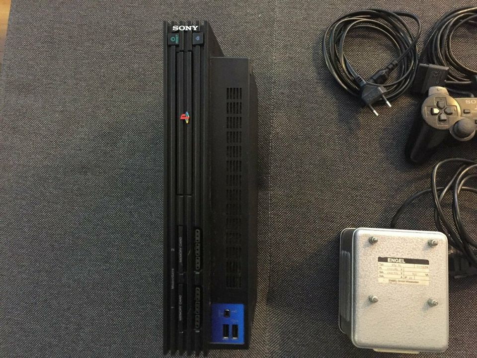 Sony Playstation 2 (amerikanisch inkl. passendem Stromwandler) in Esslingen