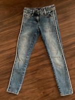 S. Oliver Skinny Jeans 134 mit Gallonstreifem Hessen - Wiesbaden Vorschau