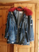 Dunkelblaue zerrissene Jeansjacke mit roten Kunstfell gr 36 38 40 Bayern - Hof (Saale) Vorschau