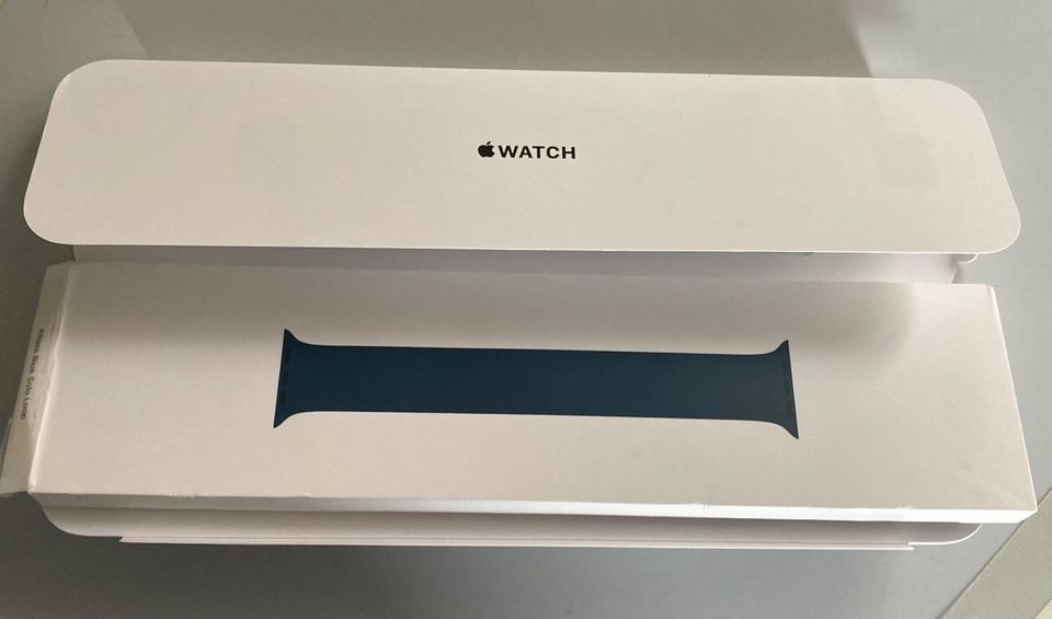 Apple Watch Solo Loop Armband blau NEU in Bad Wildungen