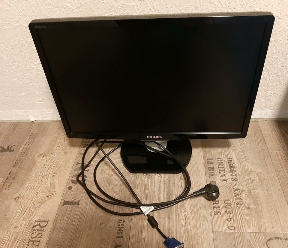 Philips 220CW9 HWC9220i widescreen monitor 1680 x 1050 at 60 Hz in Zeitlofs